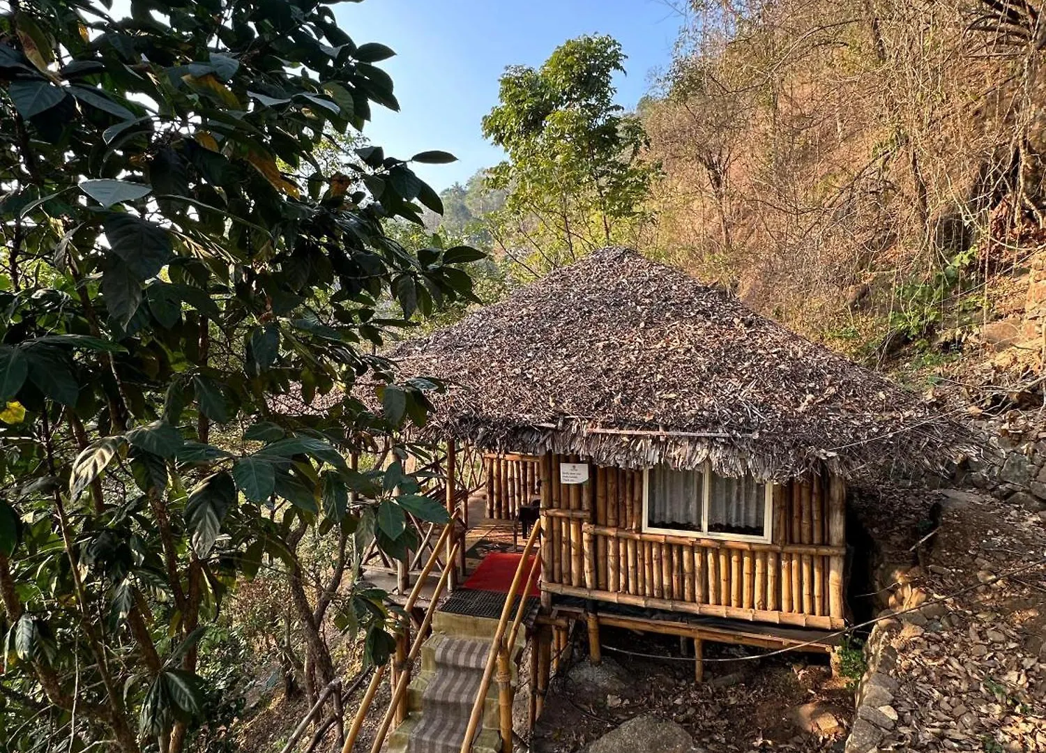 Alojamento de Turismo Selvagem Sunset Valley Kerala Pool Resort - Monsoon Forest Cottage Stay In Idukki With Private Waterfalls, Natural Streams & Breathtaking Views Pīrmed
