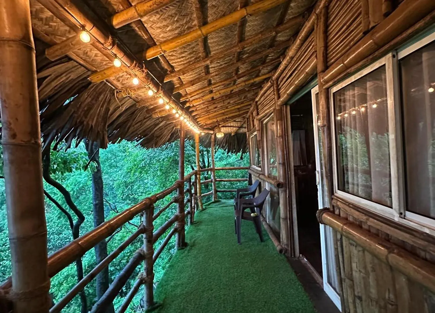 Sunset Valley Kerala Pool Resort - Monsoon Forest Cottage Stay In Idukki With Private Waterfalls, Natural Streams & Breathtaking Views Pīrmed