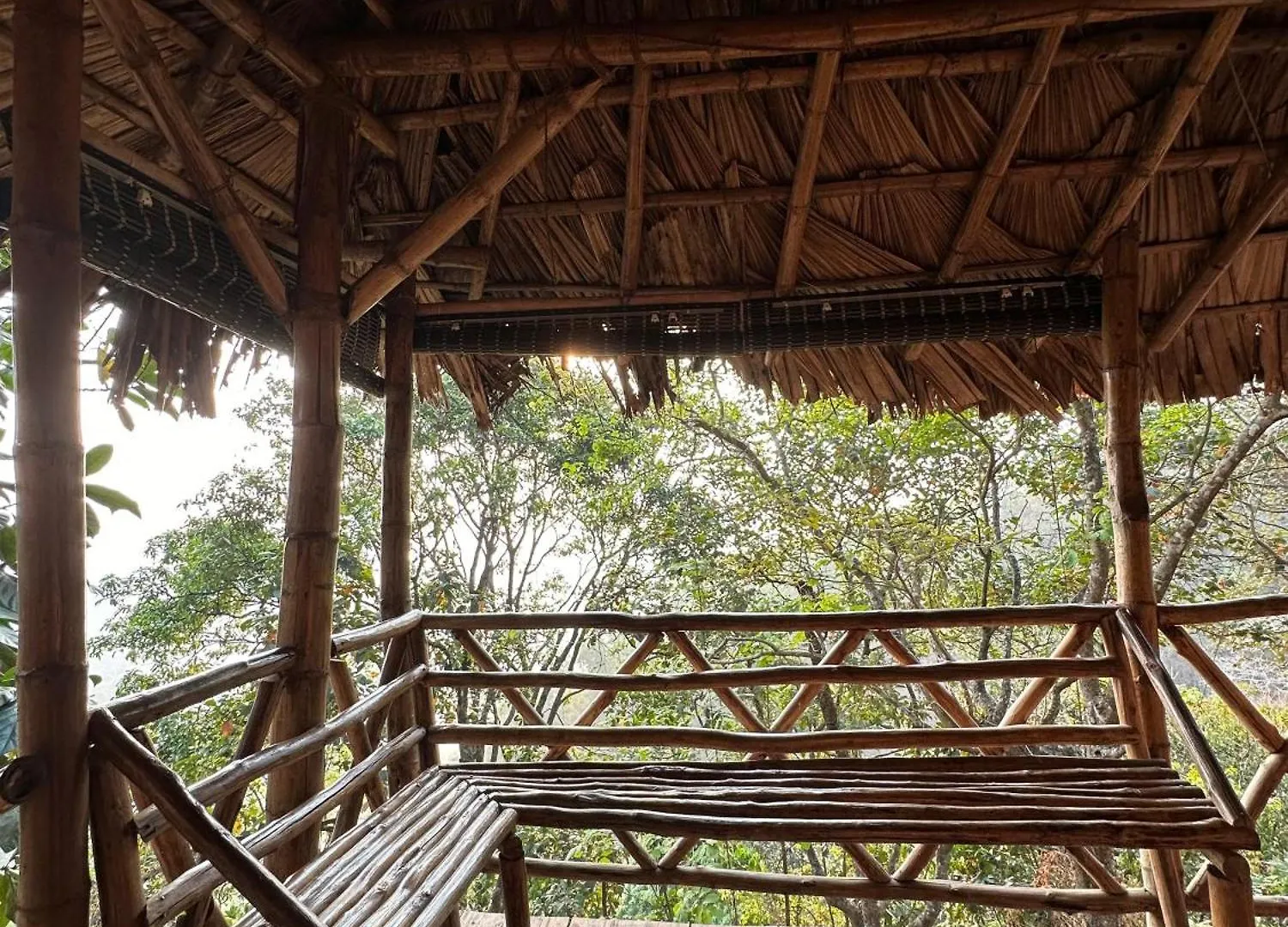 Alojamento de Turismo Selvagem Sunset Valley Kerala Pool Resort - Monsoon Forest Cottage Stay In Idukki With Private Waterfalls, Natural Streams & Breathtaking Views Pīrmed